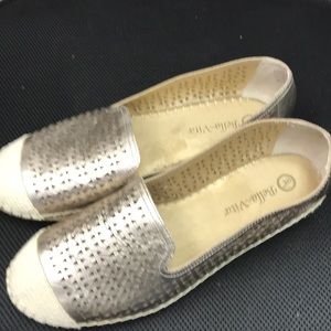 Gold espadrilles by Bella-Vista